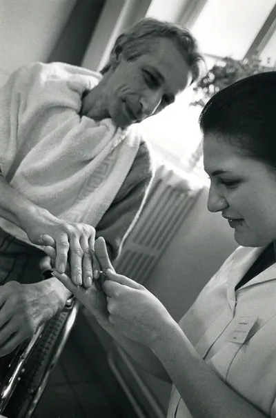 socio-esthéticienne, Tours